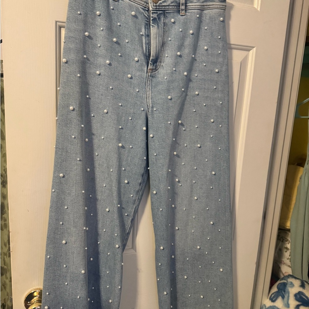 ANTONIO MELANI Light Wash Pearl-Accent Jeans (worn once)